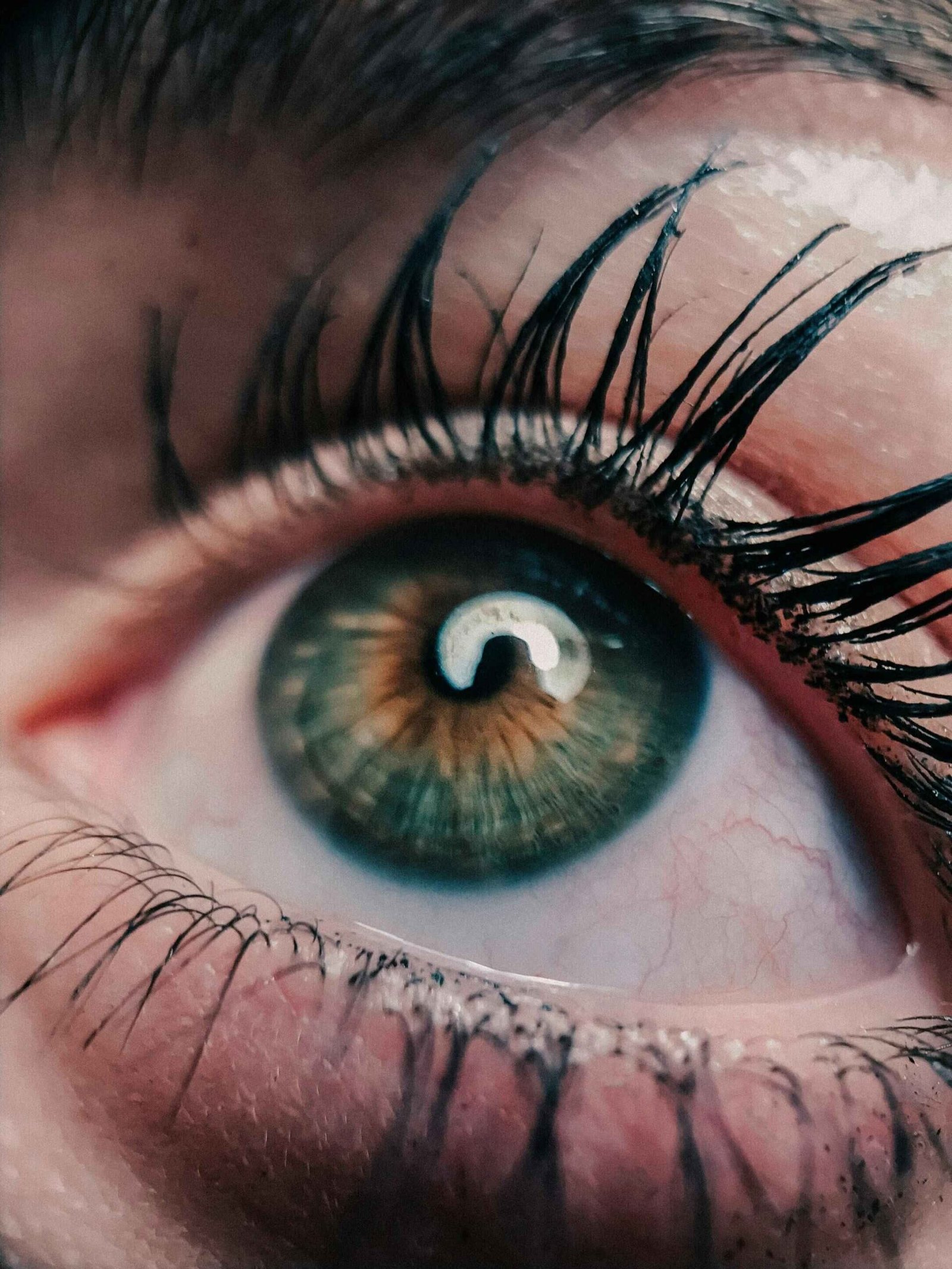 How to use Eyelash Mascara looking for Volumizing vs Lengthening