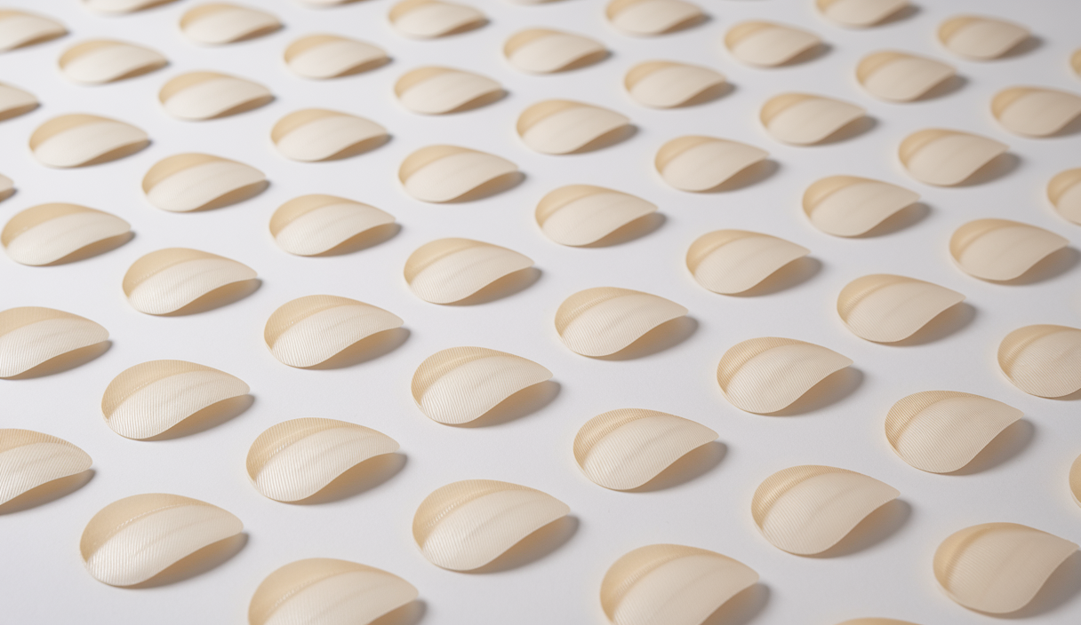 100 Pairs Eyelash Extension Under Eye Gel Pads by Lyon Lash – Lint Free with Aloe Vera Hydrogel Eye Patches, Premium Eyelash Extension Supplies & Beauty Tools, Fit Most Eye Shape, Stick Well